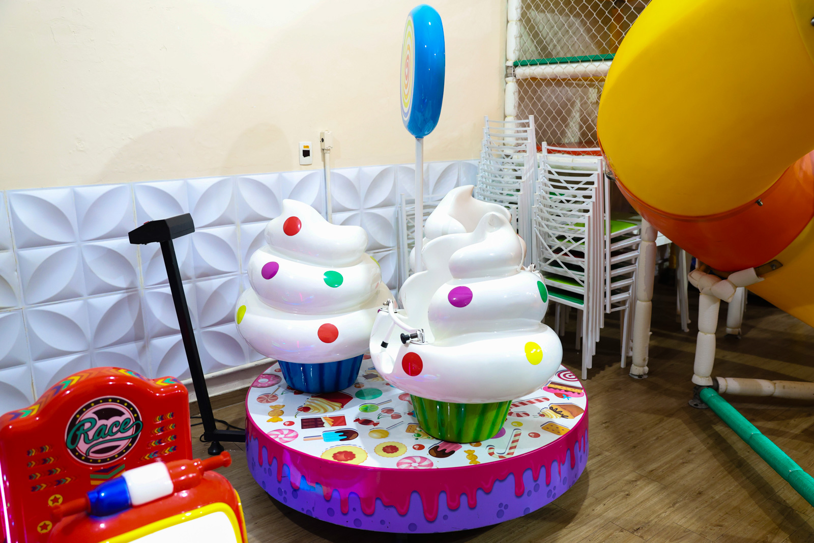 Brinquedos sorvetinho giratório